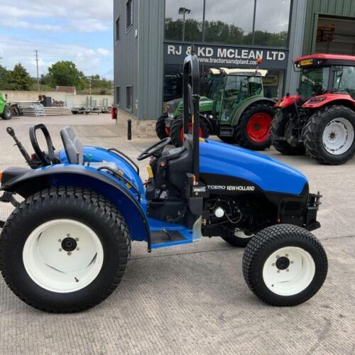New Holland BOOMER 30 COMPACT TRACTOR